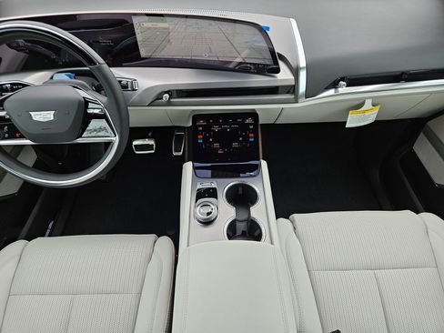 New 2026 Cadillac Vistiq Luxury image 18