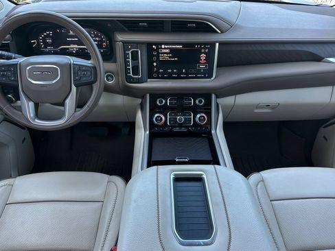 Used 2024 GMC Yukon Denali AWD/4WD image 15