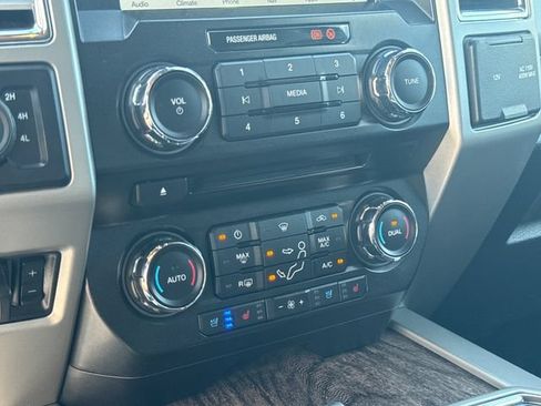 Used 2017 Ford F350 Lariat w/ Lariat Ultimate Package AWD/4WD image 19