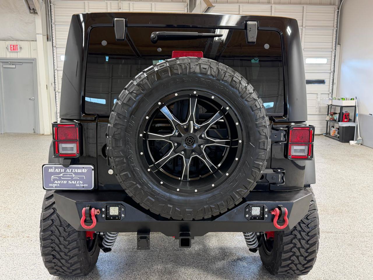 Used 2016 Jeep Wrangler Unlimited Rubicon AWD/4WD image 3
