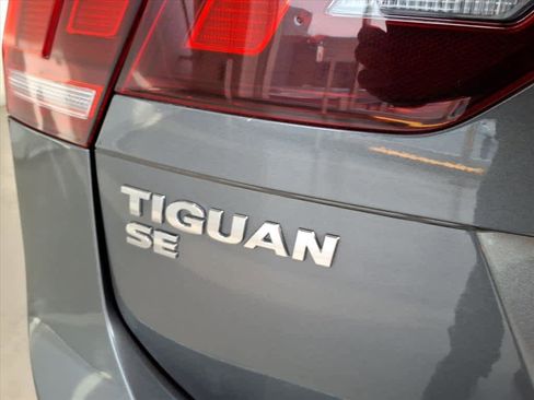 Used 2021 Volkswagen Tiguan SE R-Line image 18