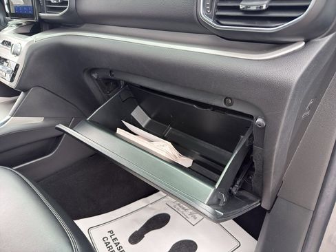 Certified 2022 Ford Explorer XLT w/ Equipment Group 202A image 13