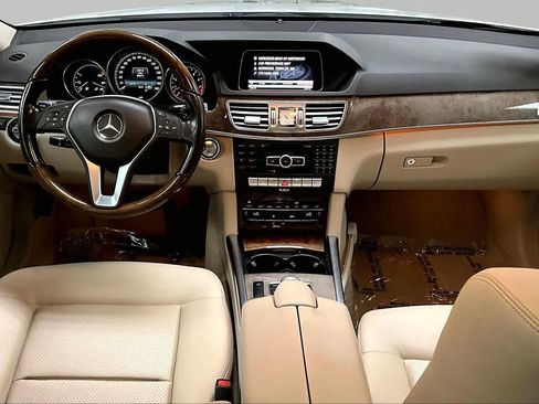 Used 2014 Mercedes-Benz E 350 4MATIC Sedan image 15