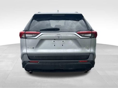 Used 2020 Toyota RAV4 LE w/ Carpet Mat Package FWD image 4