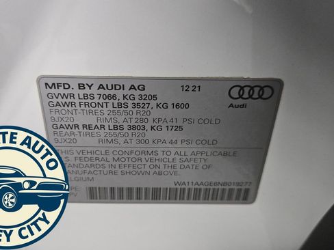 Used 2022 Audi e-tron Premium w/ Convenience Plus Package image 29