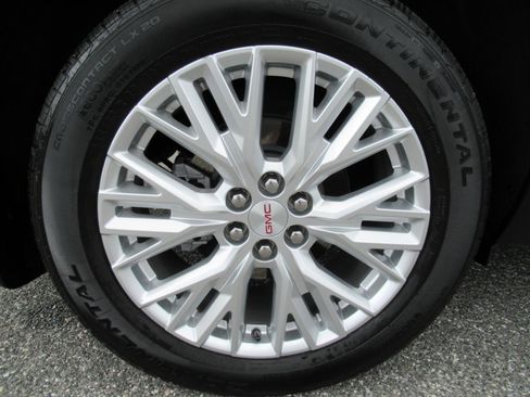 Used 2024 GMC Acadia Elevation w/ Luxury Package FWD image 8