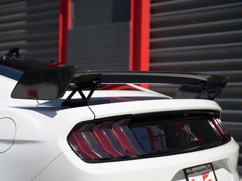 Used 2021 Ford Mustang Shelby GT500 w/ Carbon Fiber Track Pack image 4