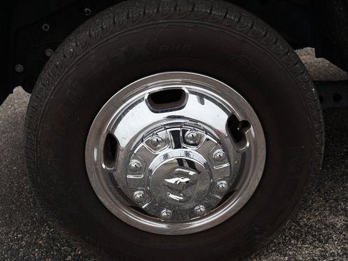 Used 2024 RAM 3500 Tradesman w/ Chrome Appearance Group image 5