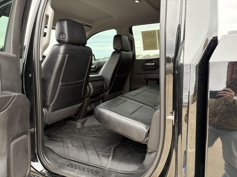 Used 2019 Chevrolet Silverado 1500 Custom Trail Boss w/ Custom Convenience Package image 11