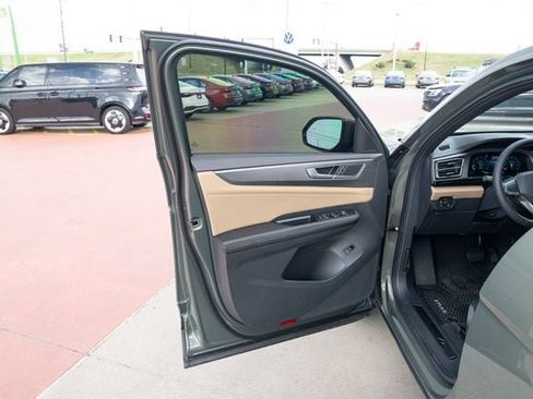 New 2026 Volkswagen Atlas Cross Sport SE image 11