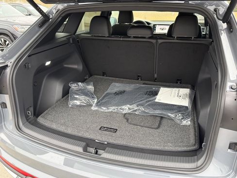 New 2026 Volkswagen Atlas Cross Sport SE FWD image 32