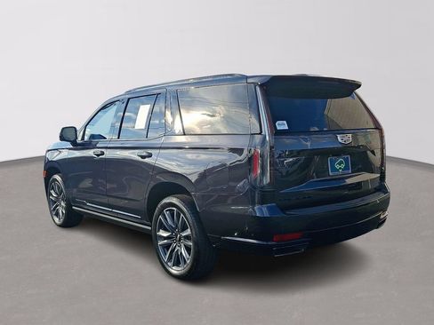 Certified 2022 Cadillac Escalade Sport w/ Touring Package AWD/4WD image 4