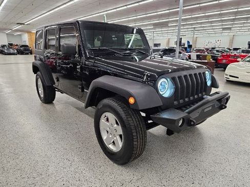 Used 2012 Jeep Wrangler Unlimited Sport image 3