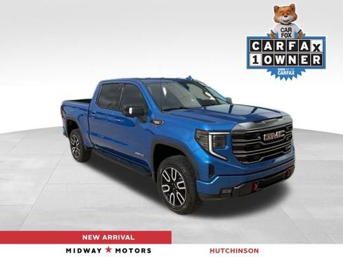 Used 2022 GMC Sierra 1500 AT4 w/ AT4 Preferred Package AWD/4WD image 1