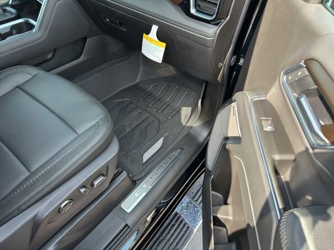 New 2025 GMC Sierra 2500 Denali w/ Denali Reserve Package image 26