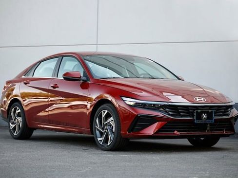 New 2025 Hyundai Elantra Limited image 1