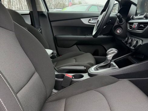 Used 2024 Kia Forte LXS FWD image 9