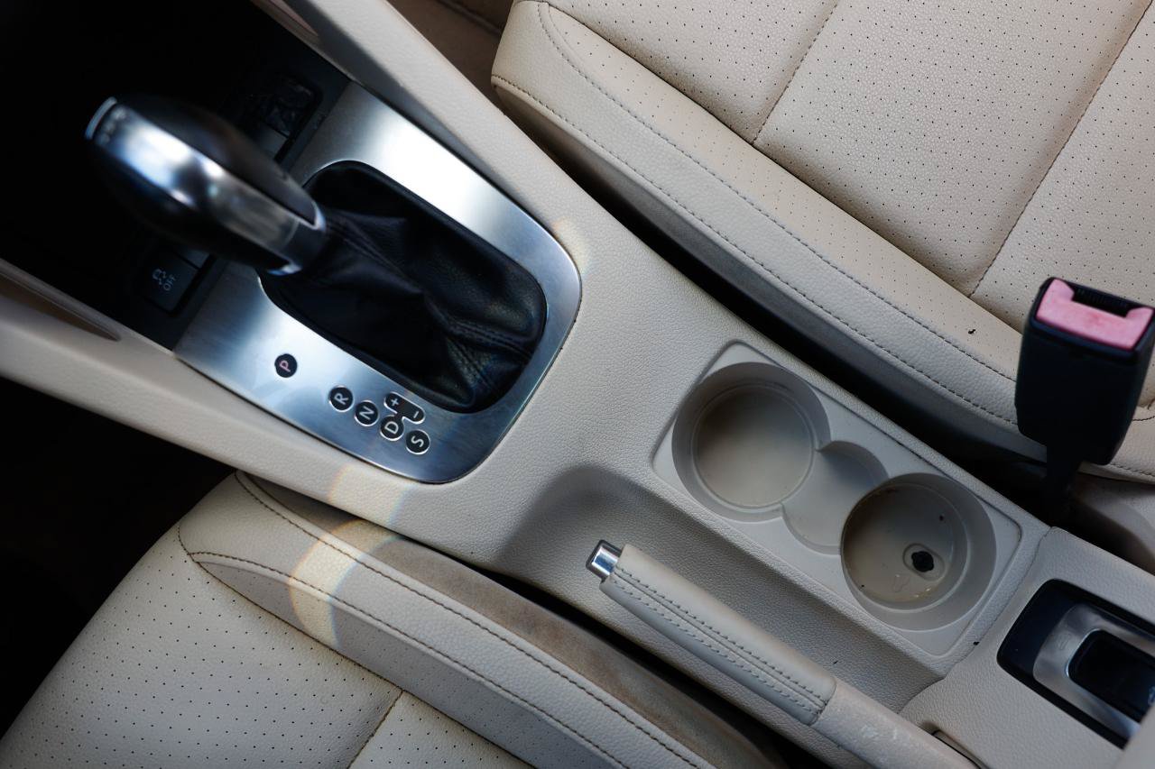 Used 2013 Volkswagen Eos Komfort FWD image 35