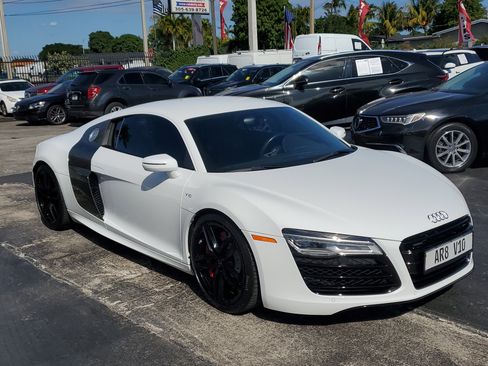 Used 2015 Audi R8 V10 w/ Full Leather Package image 7
