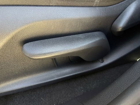 Used 2022 Toyota RAV4 LE image 26