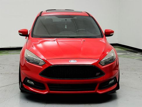 Used 2015 Ford Focus ST w/ Equipment Group 401A image 2