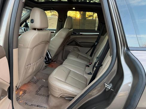 Used 2011 Porsche Cayenne S image 7