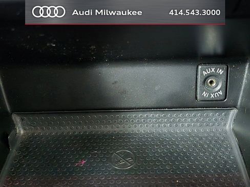 Used 2013 Volkswagen Beetle 2.0T FWD image 21