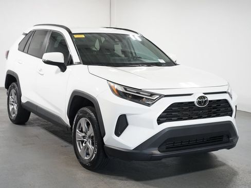 Used 2023 Toyota RAV4 XLE FWD image 3