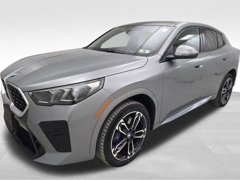 Certified 2025 BMW X2 xDrive28i AWD/4WD image 5