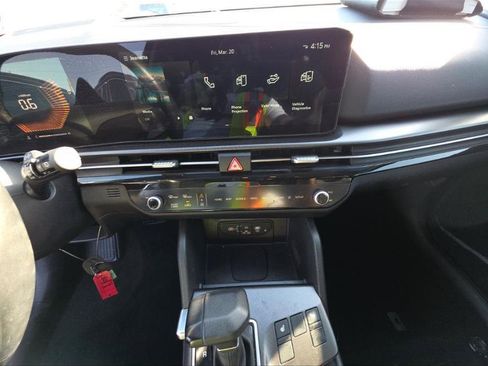 Used 2026 Kia Sportage EX image 6