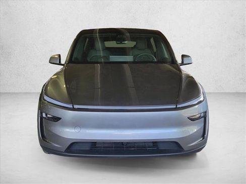 Used 2026 Tesla Model Y Long Range AWD/4WD image 2