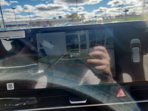 New 2026 Kia Carnival EX image 17