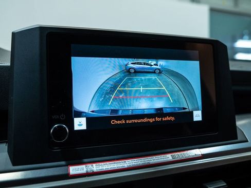 Certified 2025 Toyota Tacoma TRD Off-Road image 27