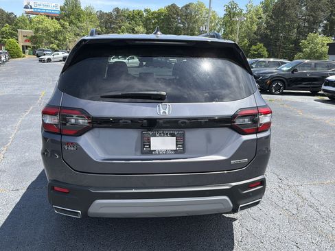 Used 2025 Honda Pilot Touring image 6