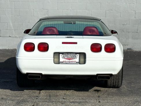 Used 1996 Chevrolet Corvette Coupe image 3
