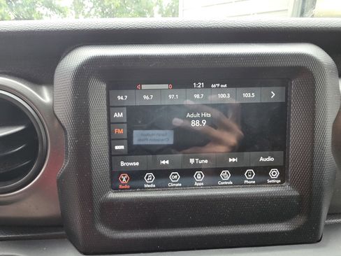 Used 2022 Jeep Wrangler Unlimited Sport AWD/4WD image 26
