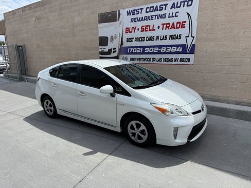 Used 2013 Toyota Prius Two w/ Preferred Accessory Pkg image 2