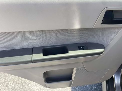 Used 2011 Ford Escape XLT FWD image 11