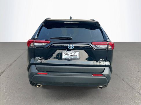 Used 2024 Toyota RAV4 XLE AWD/4WD image 4