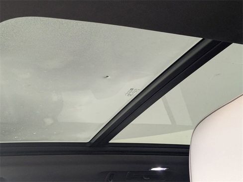 Used 2021 GMC Yukon XL SLT w/ SLT Luxury Plus Package image 12