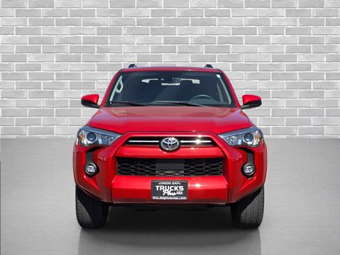 Used 2024 Toyota 4Runner SR5 AWD/4WD image 8