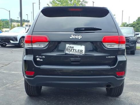 Used 2018 Jeep Grand Cherokee Laredo AWD/4WD image 19