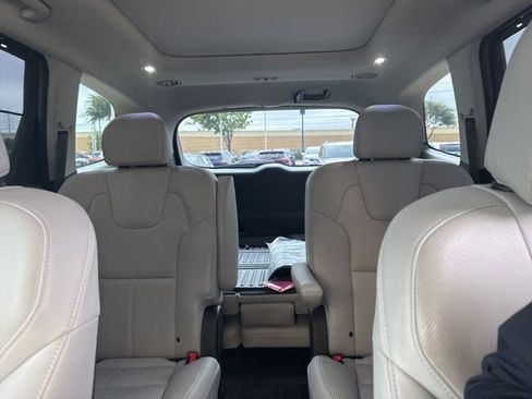 Used 2023 Kia Telluride SX FWD image 9