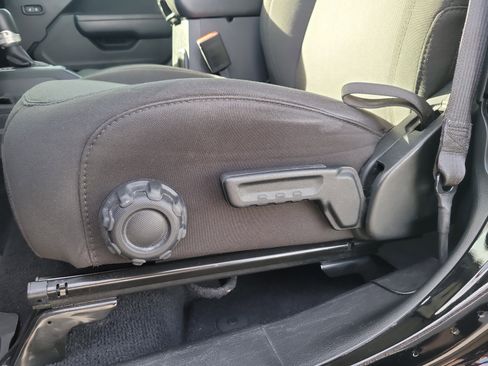 Used 2023 Jeep Wrangler Unlimited Sport image 17