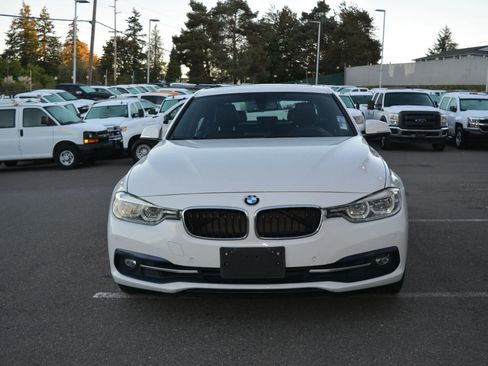 Used 2018 BMW 330i Sedan image 2