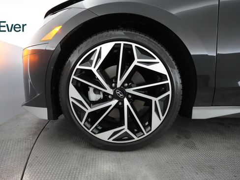 Used 2023 Hyundai Ioniq 6 SEL image 19