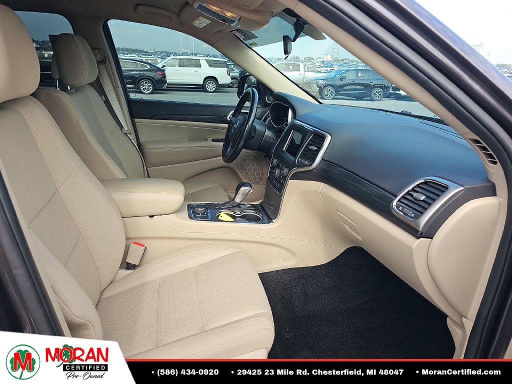 Used 2020 Jeep Grand Cherokee Laredo AWD/4WD image 18