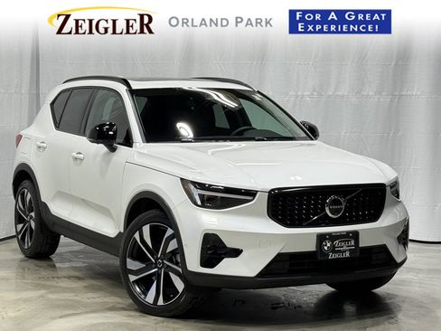 Used 2024 Volvo XC40 B5 Ultimate w/ Protection Package Premier image 1