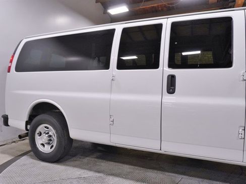 Used 2018 Chevrolet Express 3500 LT w/ LT Preferred Equipment Group image 9
