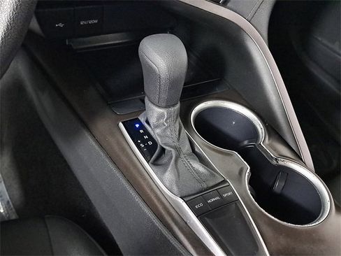 Used 2024 Toyota Camry LE image 30